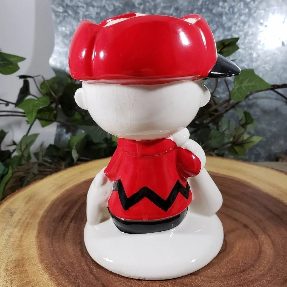 Vintage‎ Charlie Brown Candle Holding a Bat & Glove Wearing Red Baseball Cap